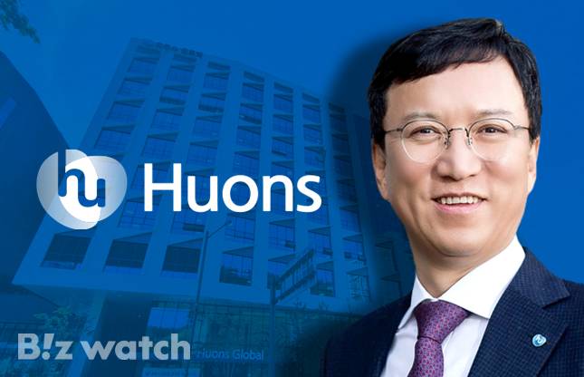윤성태 휴온스 회장