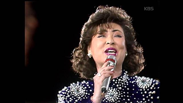 가수 박경희는 74년 한국가요제에서 '저 꽃 속에 찬란한 빛이'를 불러 대상을 받은 것을 시작으로 일본 도쿄 야마하 국제가요제 입상, 도쿄가요제 동상, TBC 세계가요제 최우수 가창상을 받는 등 가창력을 인정받으며 국제가요제 전문 가수로 이름을 날렸다. /KBS '가요무대'