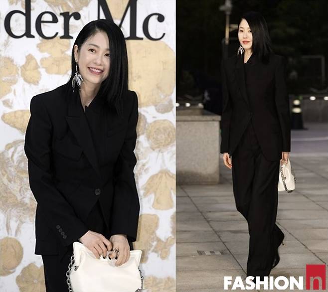 고현정의 청담 나들이에서 선보인 심플하고 세련된 도로 클러치백 추천 가격은 얼마인가요?