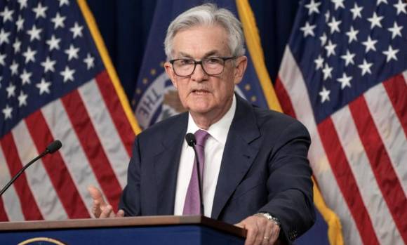 제롬 파월 미국 연방준비제도(Fed) 의장은 1일(현지시간)  “금리 추가인상 가능성 등 긴축기조 유지 필요성이 있다”면사도 “금융여건 긴축을 인정하고 장기금리 상승이 일시적이지 않고 추세로 이어진다면 정책금리 인상을 대체할 수 있다”고 설명했다. [사진=뉴시스 ]