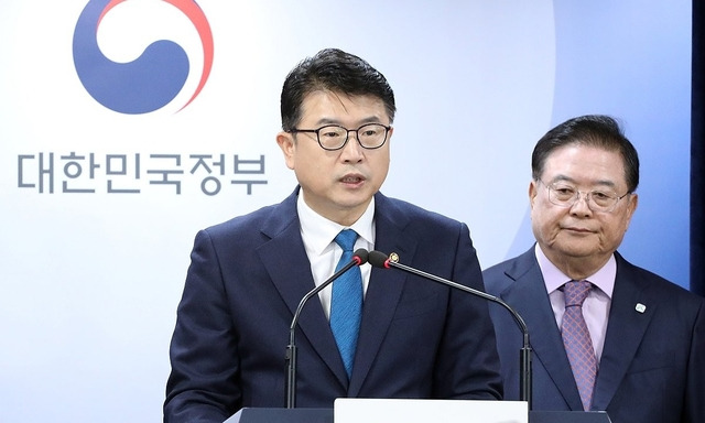 장상윤 교육부 차관이 지난 31일 오후 정부서울청사에서 열린 사전브리핑에서 '교육발전특구 추진계획 시안'을 발표하고 있다. 연합뉴스