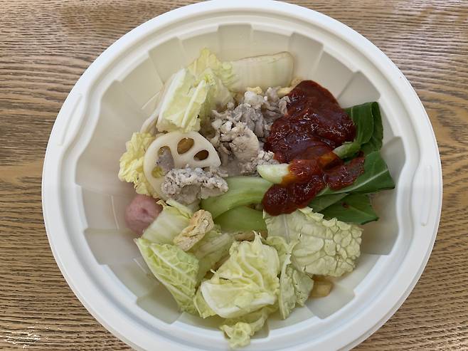 CU ‘백종원 마라탕’ 도시락은 돈육과 9종 토핑과 마라소스로 구성돼 있다. 전새날 기자