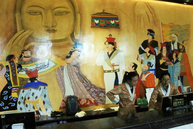 바이 호텔의 문성공주입장홍불도 벽화 장식. ⓒ최종명