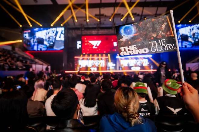 스위스 스테이지를 치르고 있는 T1. LoL Esports