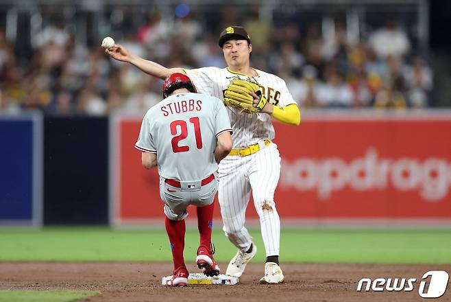 수비 중인 김하성. ⓒ AFP=뉴스1