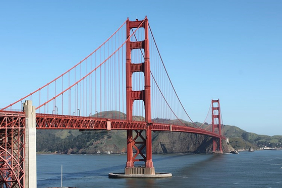 미국 샌프란시스코의 상징적인 관광 명소로 꼽히는 '금문교' 〈사진=Golden Gate Bridge 홈페이지 캡처〉