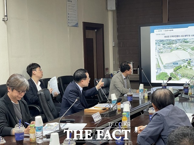 전북 익산시가 농림축산식품부와 협약을 맺고 농촌중심지 활성화 사업, 기초생활거점 조성 1~2단계 사업, 취약지역 생활여건 개조사업, 시군역량강화 사업, 농촌공간정비 사업 등을 추진한다/익산시