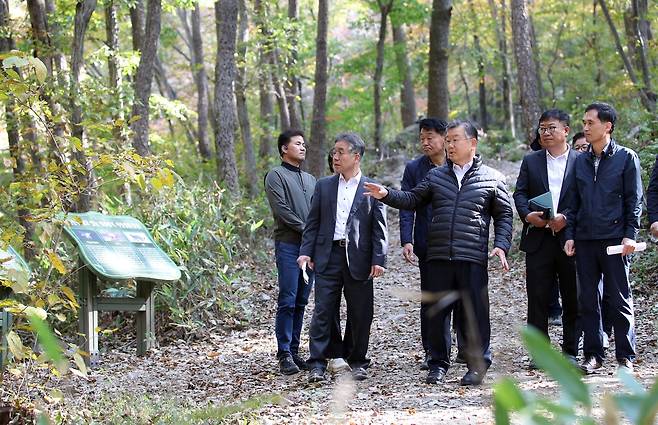 박일호 밀양시장, 영남알프스 자연생태체험시설 점검 [경남 밀양시 제공. 재판매 및 DB 금지]