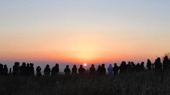 올해 양산 천성산 해맞이 모습. 연합뉴스