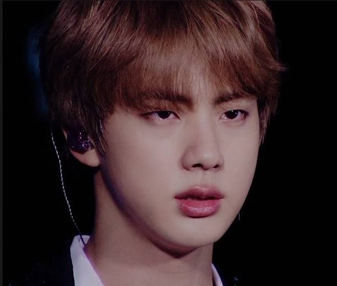 "방탄소년단 진 선배님 라이브에 감동 눈물" 제로베이스원 장하오, '에피파니' 샤라웃 커버