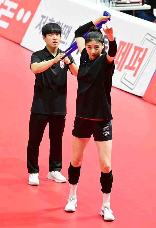 경기 전 훈련하고 있는 박혜민 / KOVO(한국배구연맹)