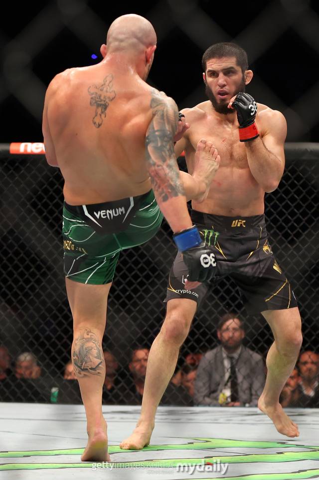 마카체프(오른쪽)와 볼카노프스키 경기 장면. /게티이미지코리아