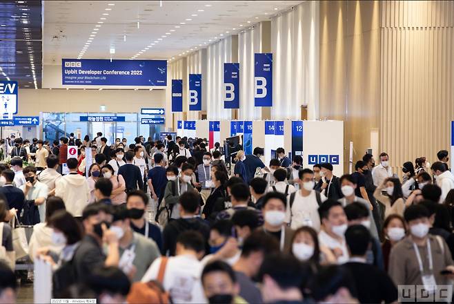 11월13일 서울 광진구 그랜드 워커힐 서울과 유튜브로 동시 진행되는 블랙체인 행사 UDC 2023이 기존 개발자 중심에서 사회적 가치를 찾는 종합 컨퍼런스로 확대할 예정이다. 사진은 UDC 2022 모습. ⓒ두나무 제공