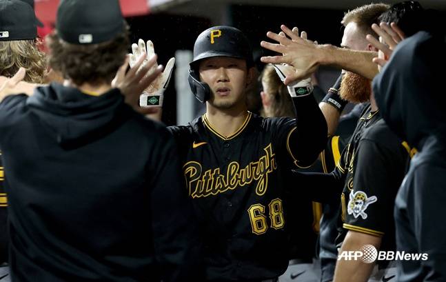 피츠버그 시절의 박효준(가운데). /AFPBBNews=뉴스1