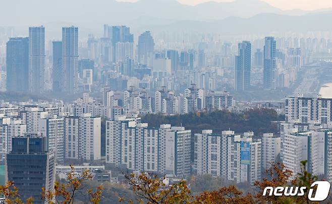 서울 남산에서 바라본 아파트 단지들. 2023.11.9/뉴스1 ⓒ News1 이재명 기자