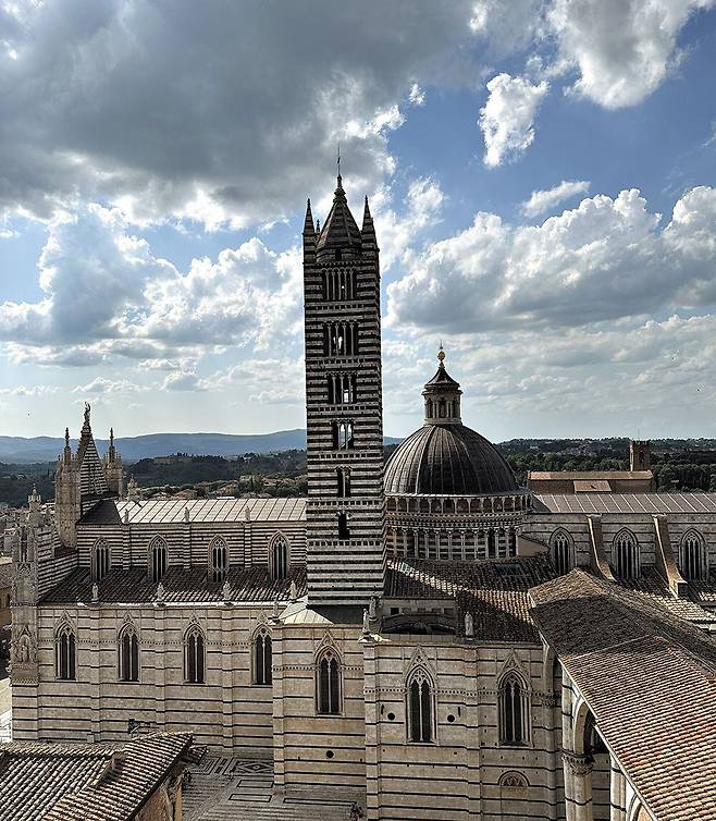 영화 ‘레터스 투 줄리엣’의 배경이 된 토스카나주 시에나 대성당./이혜운 기자