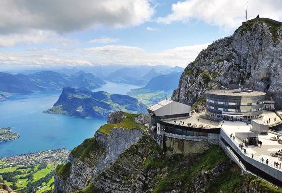 필라투스 정상부의 호텔.