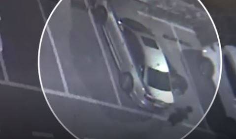 CCTV에 찍힌 조유나 양 가족 차량. 28일 완도 송곡항 인근 바닷속에서 발견됐다./YTN