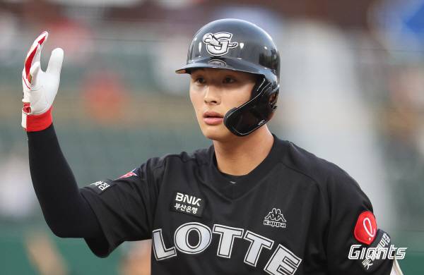 올 시즌 롯데 자이언츠 외야진의 한 축을 맡았던 ‘야탑고 출신’ 윤동희. 사진 출처 = 롯데 자이언츠