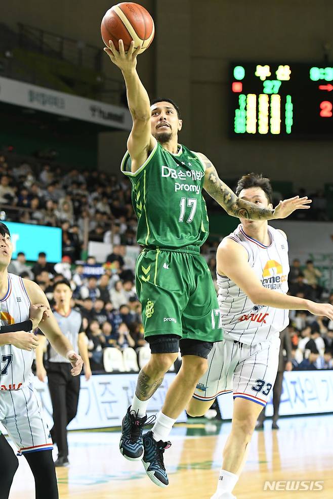 [서울=뉴시스]프로농구 원주 DB 이선 알바노 (사진 = KBL 제공)