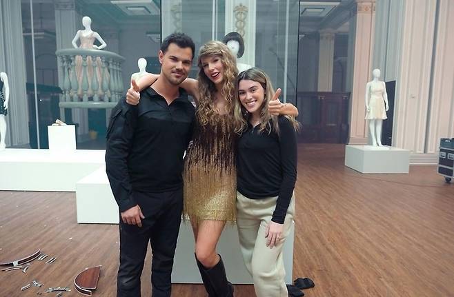 배우 테일러 로트너, 가수 테일러 스위프트, 로트너의 아내 테일러 돔 로트너. 사진 | 테일러 돔 로트너의 채널