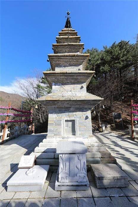 석가모니의 진신사리를 모신 정암사의 수마노탑(국보 제332호). /문화재청