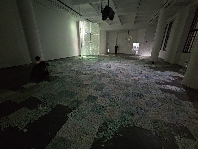 An installation view of "Floor Tiles and Flowers" by Tan Jing at Rockbund Art Museum in Shanghai (Park Yuna/The Korea Herald)