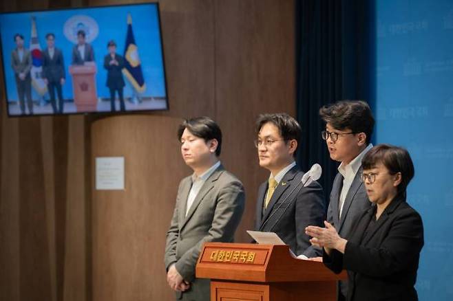 김준우 정의당 신임 비상대책위원장이 15일 국회 소통관에서 취임 기자회견을 하고 있다. 사진=정의당 대변인실 제공