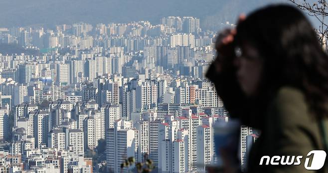 서울 남산에서 바라본 아파트 단지 모습. /사진=뉴스1