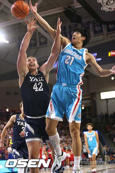 [사진] 예일과 미국대학농구 데뷔전을 치른 여준석 / ⓒGettyimages(무단전재 및 재배포 금지)