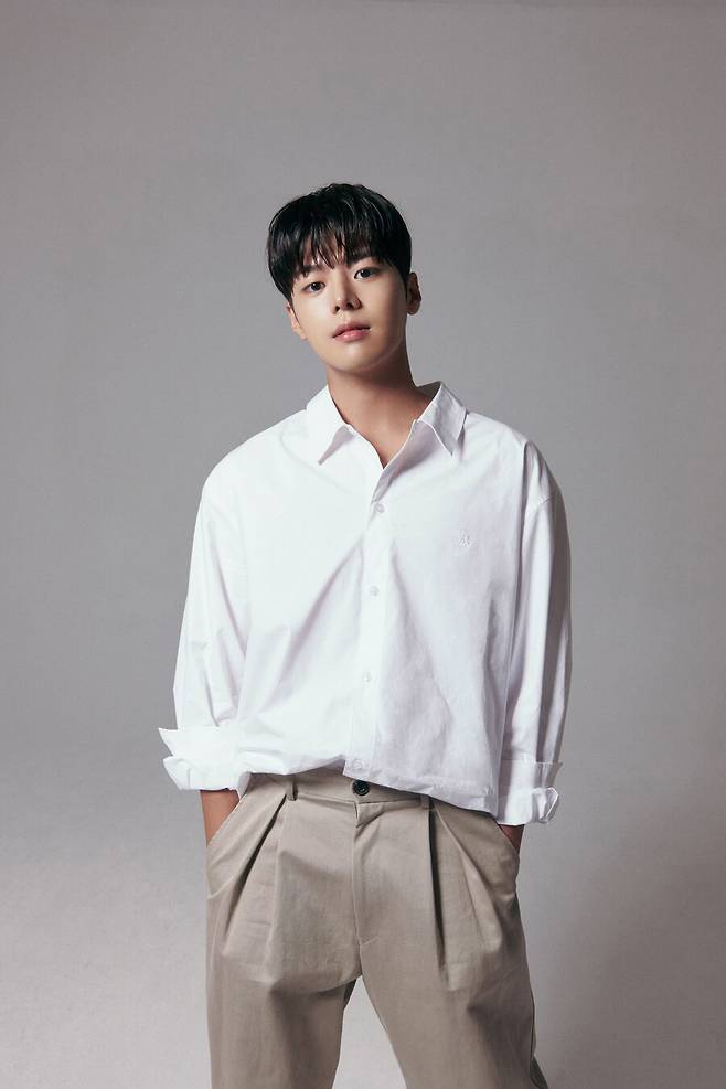 ▲ 반짝이는 워터멜론 려운. 제공|럭키컴퍼니