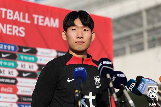 ▲ 축구대표팀 미드필더 홍현석이 피로골절 부상으로 싱가포르, 중국전에 나서지 못하게 됐다. ⓒ대한축구협회