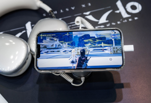 - 벡스코 제 2전시장에서 모바일 버전을 체험할 수 있다&nbsp;