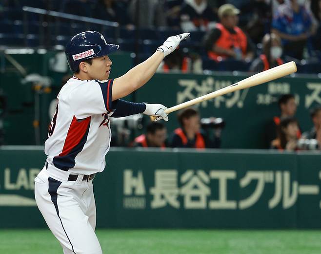 18일 일본 도쿄돔에서 열린 아시아프로야구챔피언십(APBC) 예선 최종전 대한민국과 대만의 경기. 2회말 1사 만루에서 김휘집이 2타점 적시타를 치고 있다. 2023.11.18. 사진 | 도쿄=연합뉴스