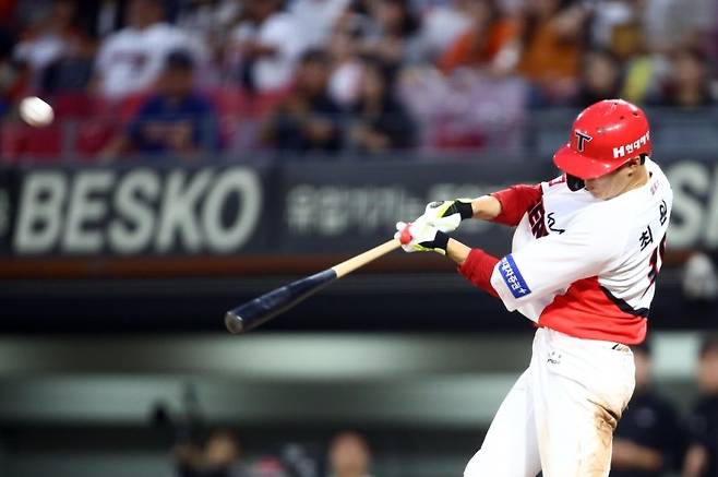 올 시즌 군대에서 복귀한 최원준은 전체적으로 아쉬운 시즌을 보냈다 [KIA 타이거즈 제공]