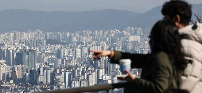 서울 남산에서 바라본 아파트 단지 모습. 사진=뉴스1