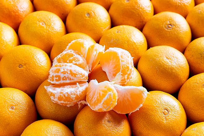 귤을 전자레인지에 돌리면 신맛을 주는 성분이 날아가 더 달게 느껴진다./사진=클립아트코리아