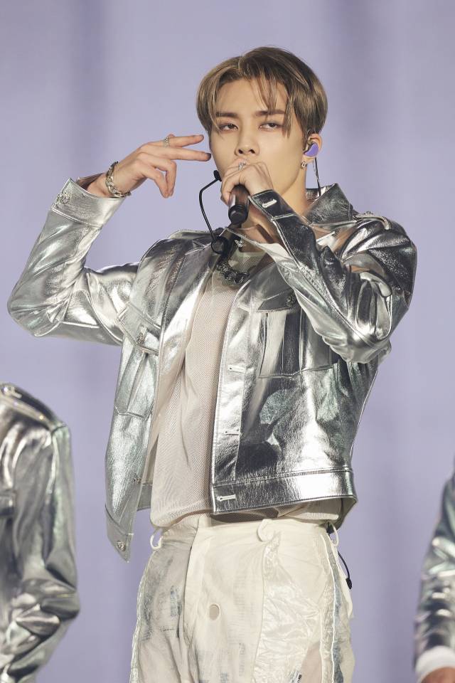 그룹 NCT 127(태일 쟈니 태용 유타 도영 재현 윈윈 마크 해찬 정우) 세 번째 투어 '네오 시티 : 서울 - 더 유니티(NEO CITY : SEOUL - THE UNITY). / SM엔터테인먼트