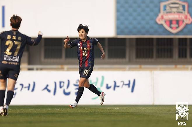 [서울=뉴시스]WK리그 수원FC 지소연 멀티골. (사진=대한축구협회 제공)