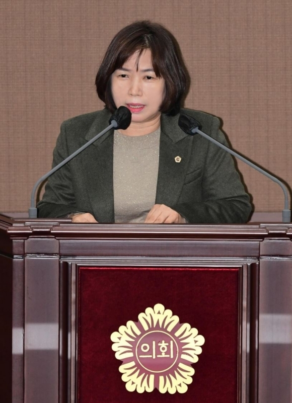 제321회 서울시의회 정례회 제2차 본회의에서 5분 자유발언을 하는 심미경 의원