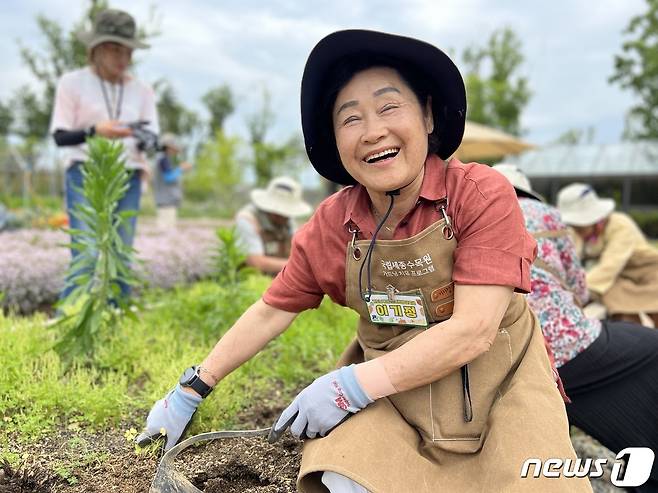 생활정원 가드닝 활동 사진. (한국수목원정원관리원 제공) / 뉴스1