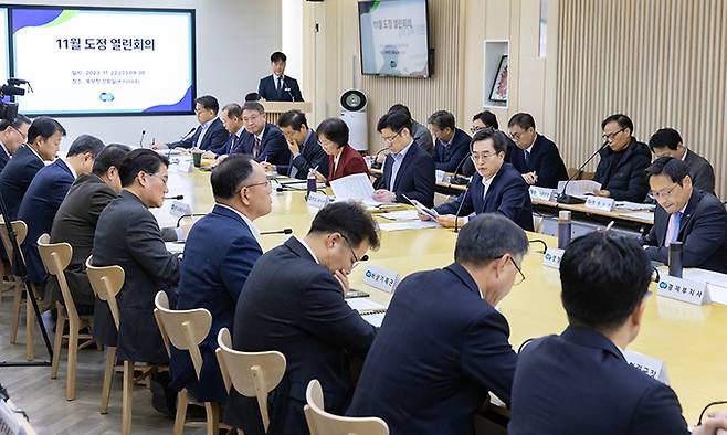 22일 김동연 경기도지사가 경기북부청에서 열린 도정열린회의를 주재하고 있다. 경기도 제공