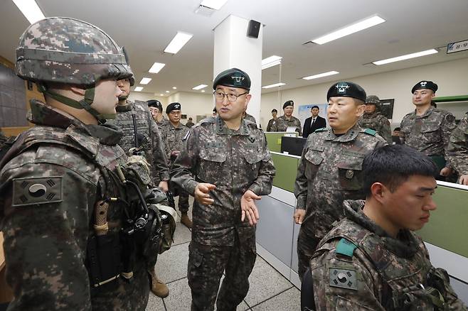 박안수 육군참모총장(가운데).(육군 제공)