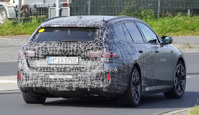 BMW 'i5 투어링' 테스트카 (출처 : 윌코 블록 SNS)