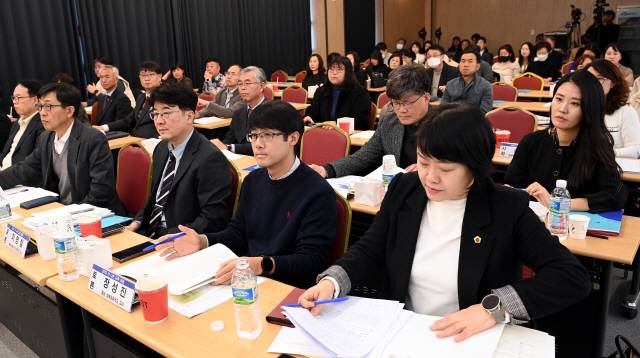 ▲ 더 넓은 강원특별자치도 진로교육 포럼이 22일 춘천 모토포럼컨벤션 3층 세미나실에서 교육관계자들이 참석한 가운데 열렸다.  서영