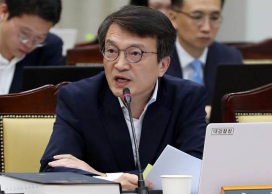 김의겸 더불어민주당 의원이 지난달 23일 서울 서초구 대검찰청에서 열린 국회 법제사법위원회의 대검찰청 국정감사에서 발언하고 있다. 뉴시스