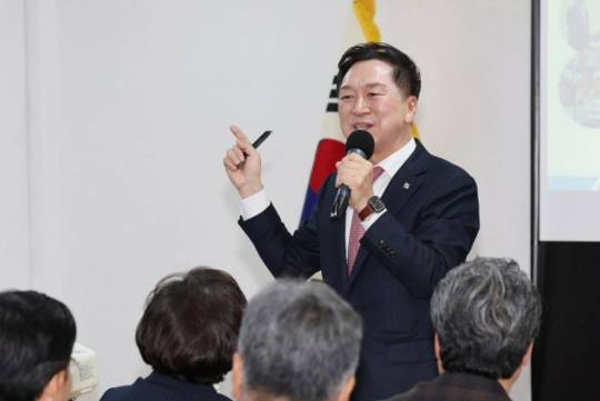 국민의힘 김기현 대표가 25일 오전 지역구인 울산시 남구에서 의정활동 보고회를 열고 발언하고 있다. 연합뉴스