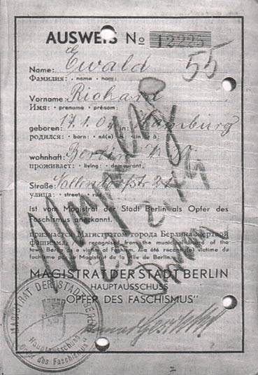 동독 판사가 동성애 피해자에게 연금 지급을 반려한 것을 증명하는 서류