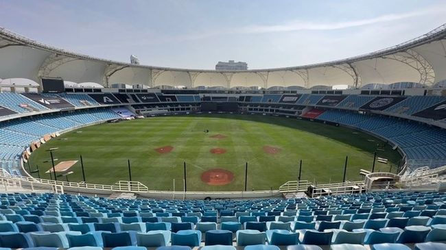 크리켓 경기장을 개조한 두바이의 야구장 / Baseball United League 홈페이지