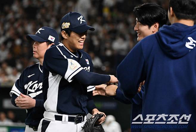 17일 일본 도쿄돔에서 열린 2023 아시아 프로야구 챔피언십(APBC) 한국과 일본의 경기. 이의리가 이닝을 마친 뒤 더그아웃으로 향하고 있다. 도쿄(일본)=박재만 기자pjm@sportschosun.com/2023.11.17/